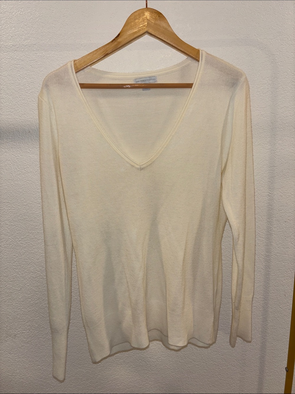 New York & Company Cream V-Neck Lightweight Sweater